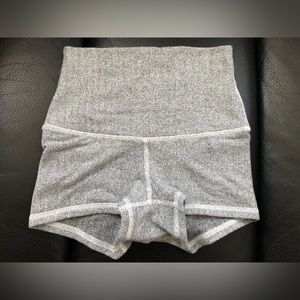 Lululemon boogie shorts Ghost herringbone white grey roll down NWOT SIZE 2 / 4